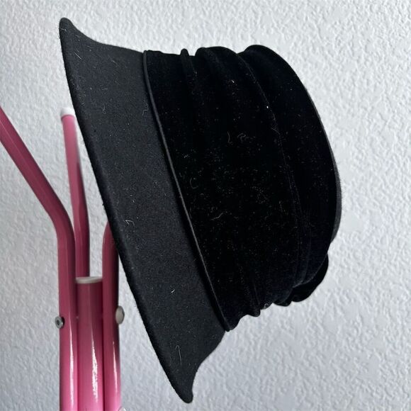 Vintage Betmar New York Women's Black Velvet Cloche Hat 6 1/2 - Picture 6 of 8